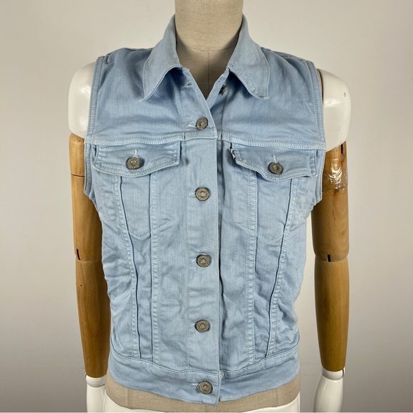 Levi's Jackets & Blazers - Levi’s denim vest cropped